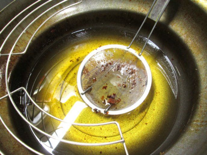 Cómo limpiar el aceite de freír para reutilizarlo