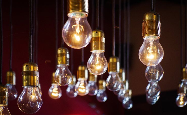 ¿Por qué han desaparecido las lámparas incandescentes de los estantes?